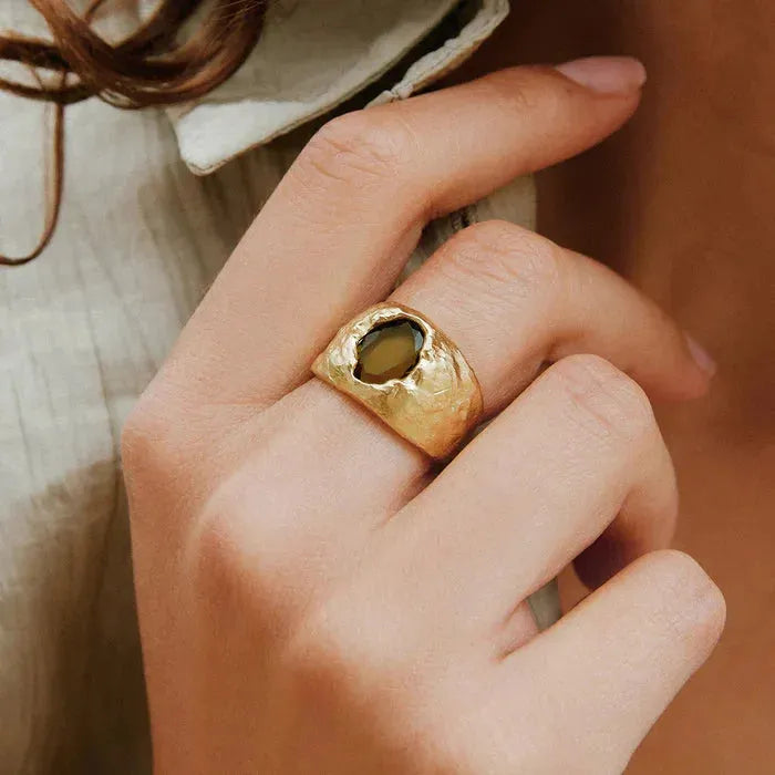 Agapée Carmen ring – chunky, sculptural gold, on model