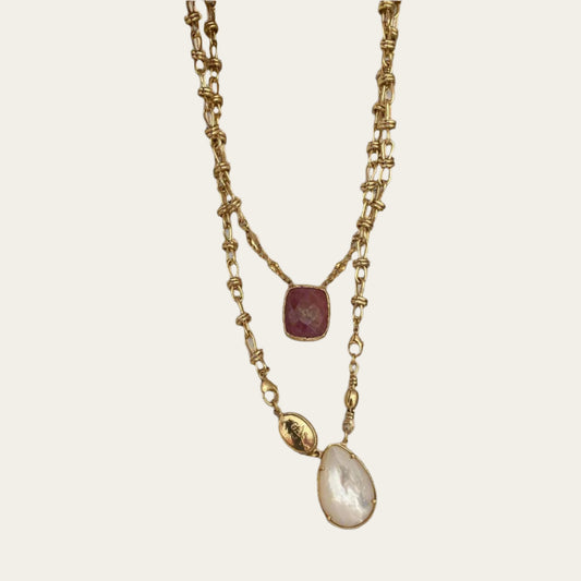 Discover the versatile Scapulaire Billy Necklace, boasting exquisite 24k gold plating and adorned with semi-precious stones.