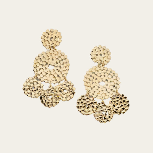 Gold plated earrings composed of hand-hammered medallions. Length: 5,5 cm - Width: 3,5 cm Weight (one earring): 6 g
