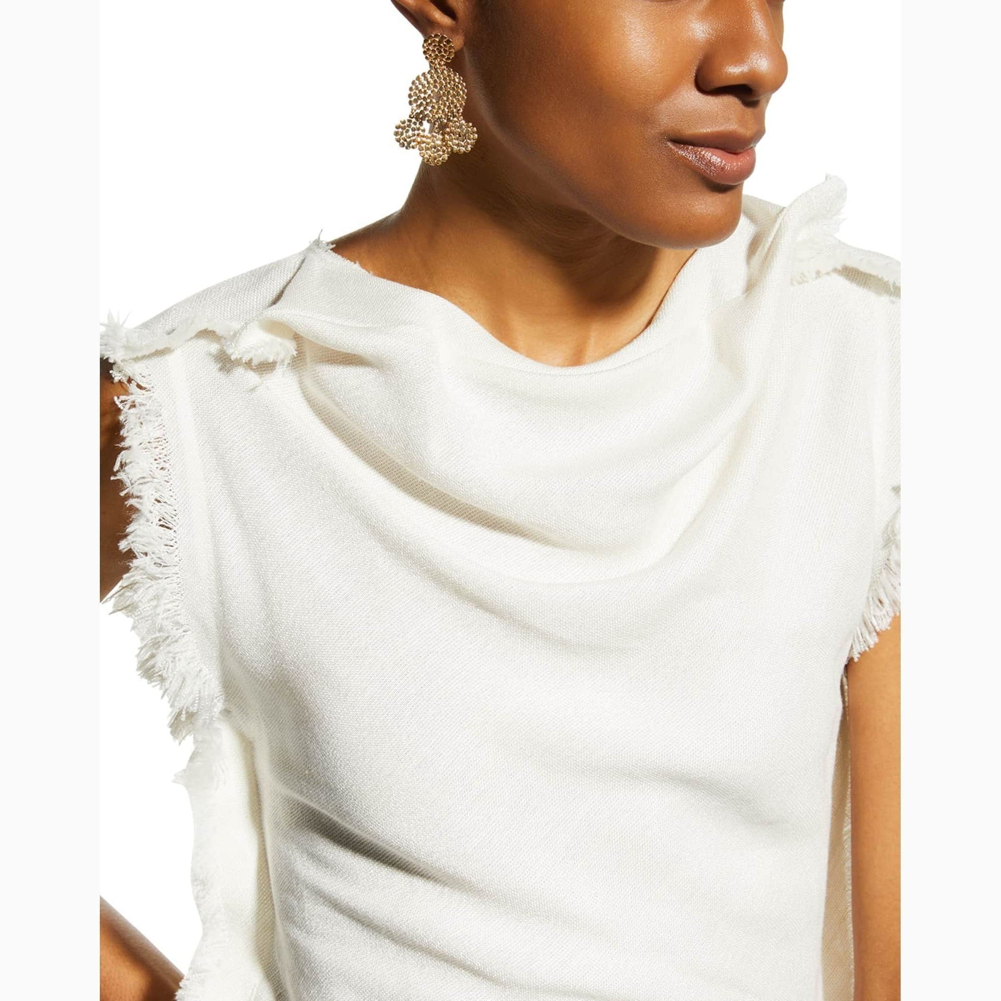 Gold plated earrings composed of hand-hammered medallions. Length: 5,5 cm - Width: 3,5 cm Weight (one earring): 6 g