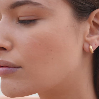 Diameter : 12 mm

Gold plated (gilding : satin)

Ethically made in France